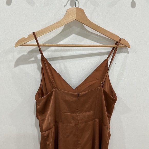 Shona Joy mocha satin dress. Size 6 - Picture 5 of 8